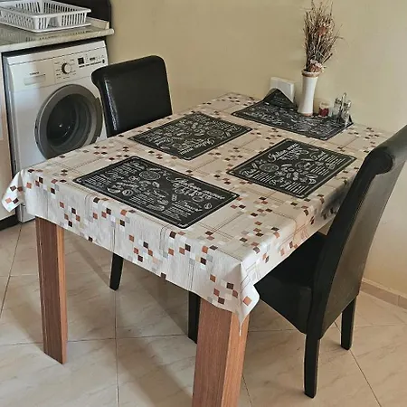 курортно студио Apartman